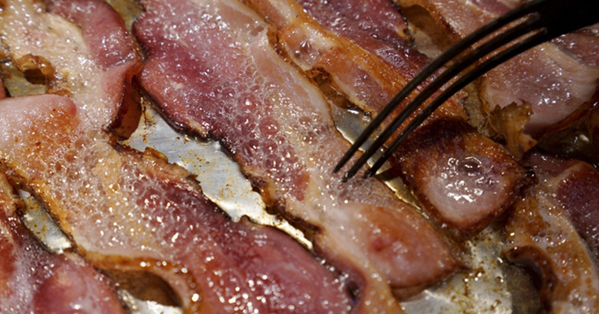 OMS coloca bacon, linguiça e salsicha na lista de alimentos cancerígenos