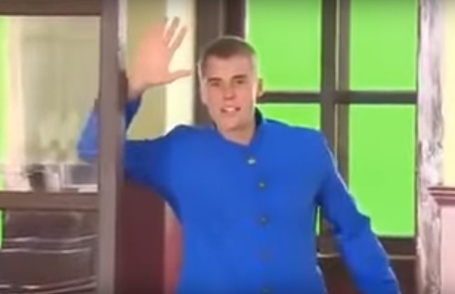 Justin no comercial (Foto: Reprodução)