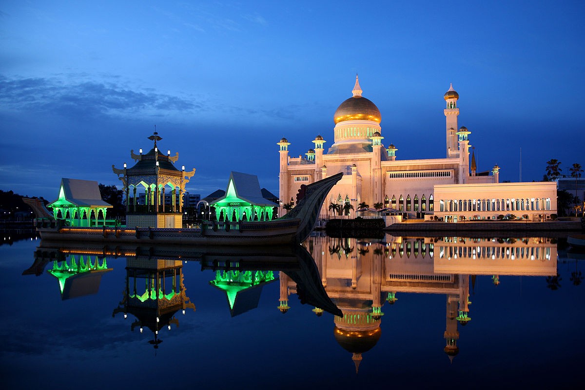 A Grande Mesquita de Omar Ali Saifuddin, em Bandar Seri Begawan, capital de Brunei (Foto: Sam Garza)