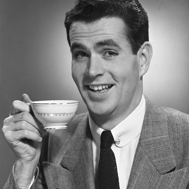Homem bebendo café (Foto: Getty Images)