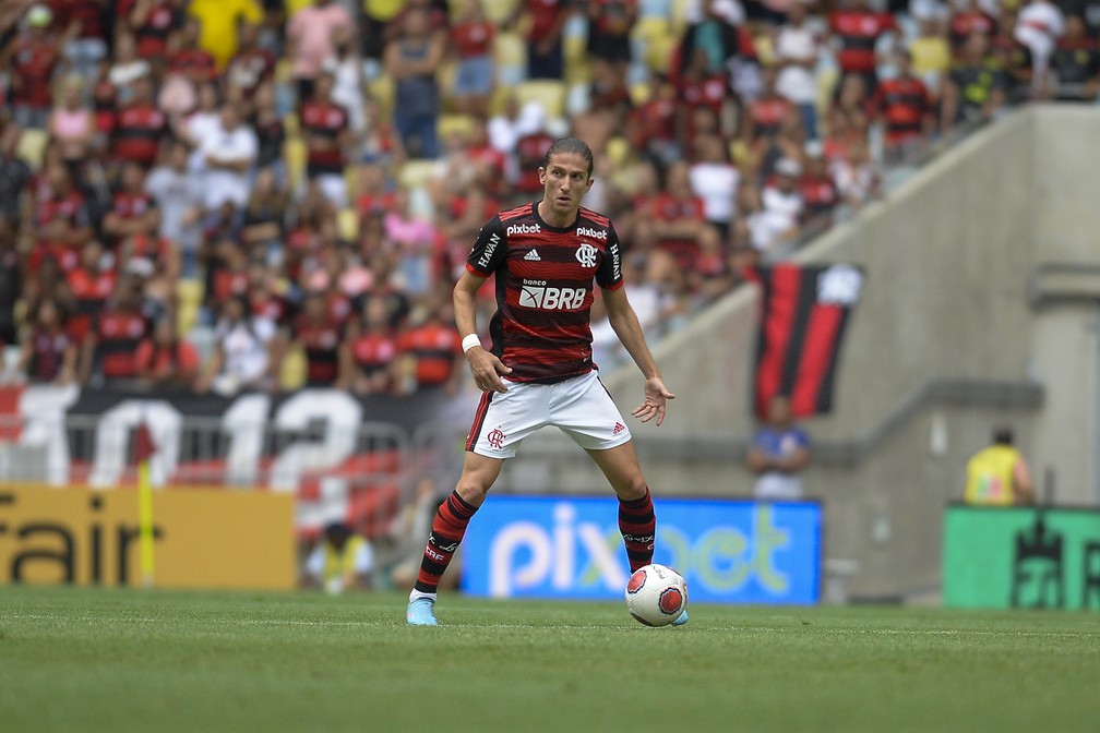 Filipe Luís na partida do Flamengo contra o Vasco: recordista em posse de bola e número de passes — Foto: Marcelo Cortes/Flamengo