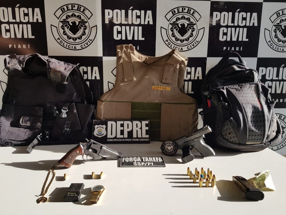 Polícia Civil apreendeu arma que teria sido utilizada em homicídio em Teresina — Foto: Polícia Civil