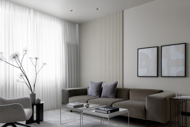 Deu branco: apartamento de 60 m² é moderninho e monocromático    (Foto: FOTOS SERGEY KRASYUK)