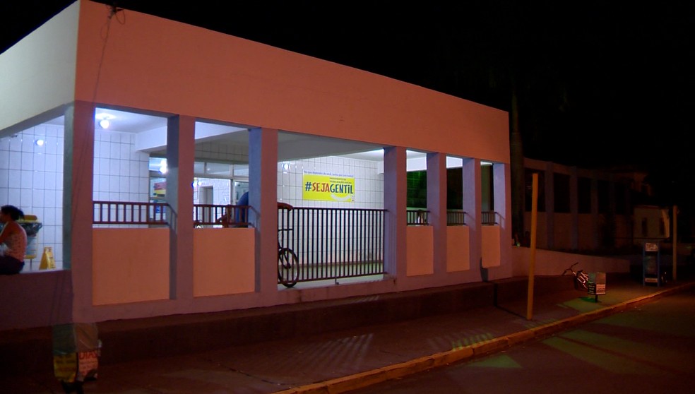 Vítima foi levada à Santa Casa de Martinópolis — Foto: TV Fronteira/Reprodução