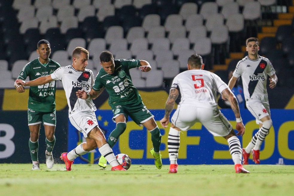 Vasco e Guarani em partida disputada em S�o Janu�rio � Foto: Thomaz Marostegan/Guarani FC