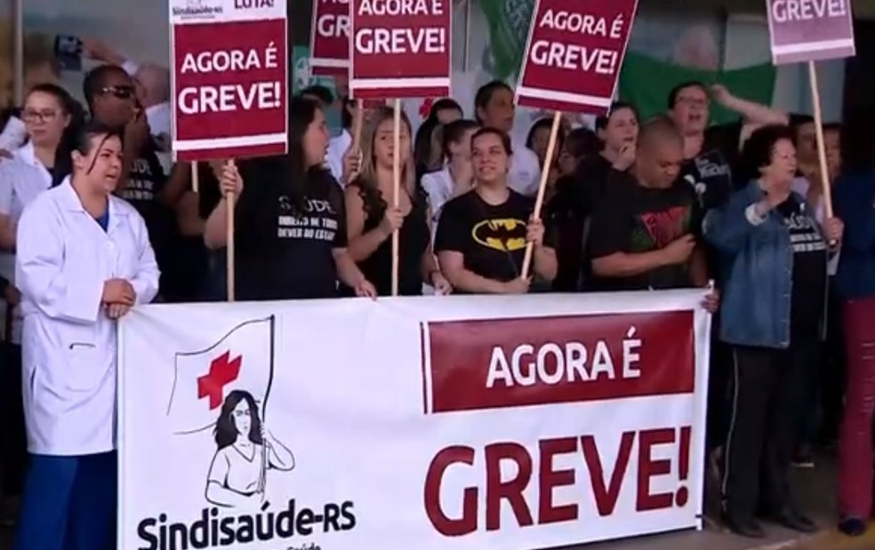 Paralisação foi motivada pelo atraso no pagamento dos salários e do 13º — Foto: Reprodução/RBS TV