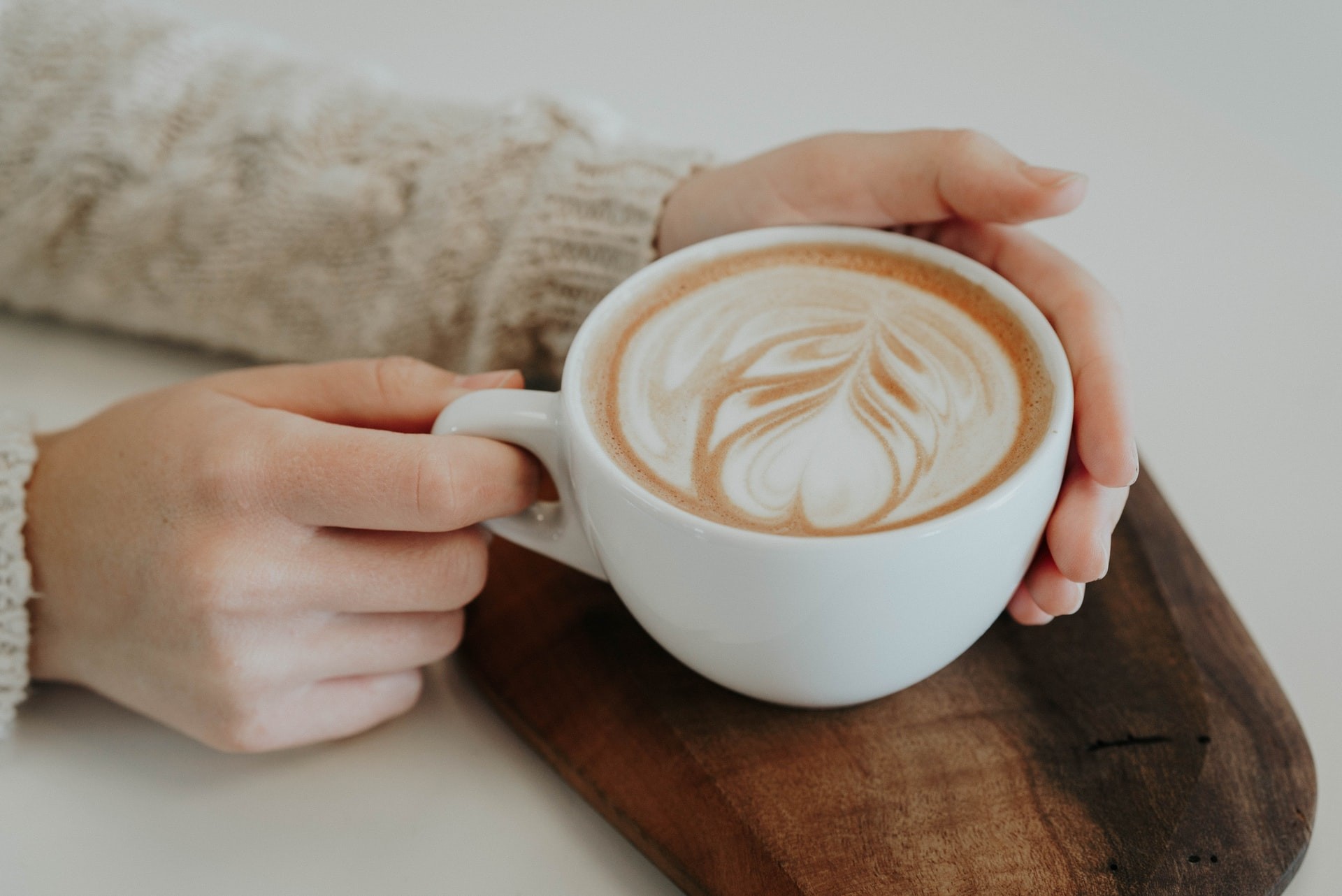 Tomar muito café pode trazer alterações ao cérebro humano, diz estudo  (Foto: Christiana Rivers / Unsplash)
