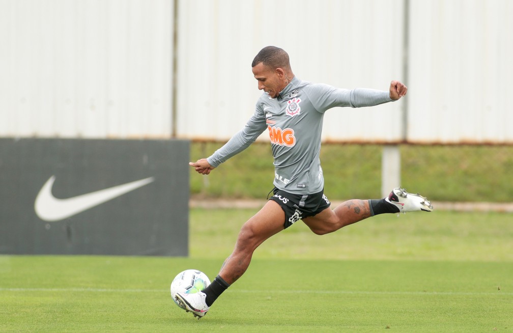 Otero em treino do Corinthians — Foto: Rodrigo Coca/Ag. Corinthians