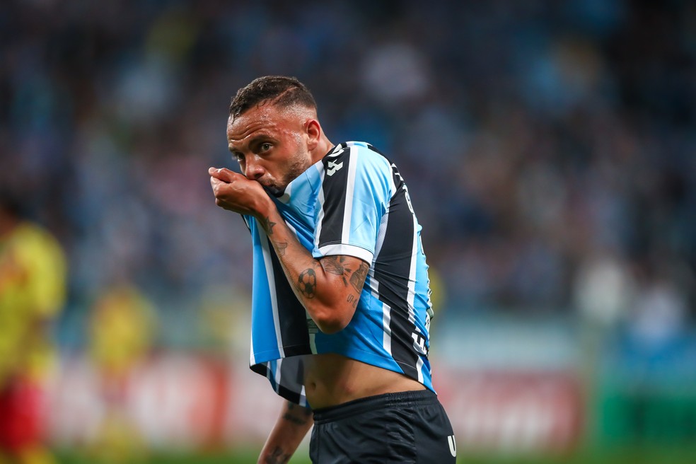 Guilherme comemora primeiro gol pelo Grêmio — Foto: Lucas Uebel/Grêmio