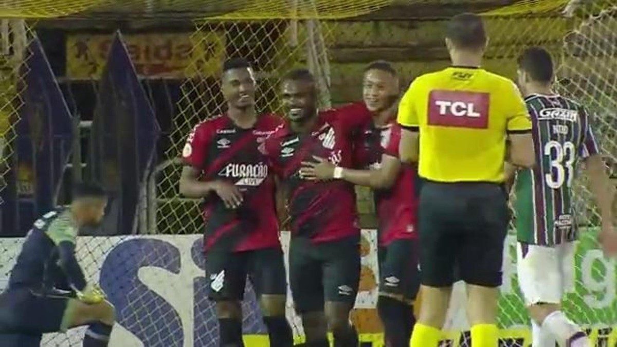 Para Roger, goleada sofrida cria "extrema pressão" para Fla-Flu: "Hora de juntar os cacos" | fluminense - Vimarsana News