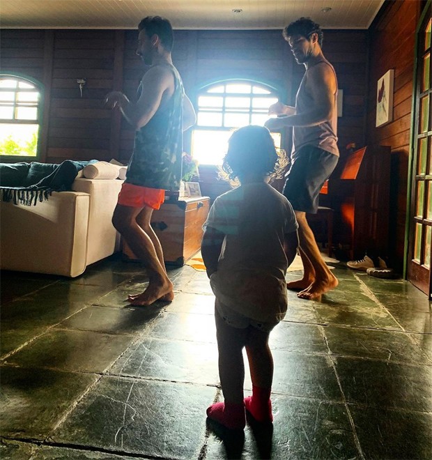 José Loreto dança para a filha, Bella (Foto: Reprodução / Instagram)
