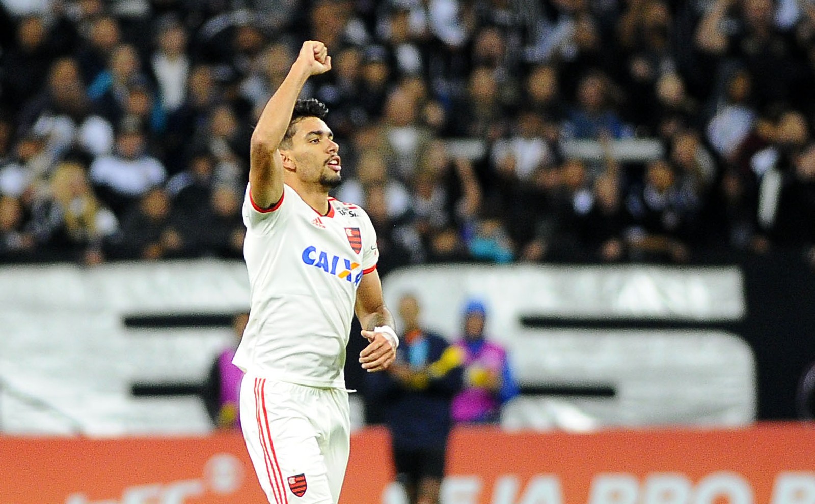 Consertamos detalhes, demos a vida: em noite artilheira, Paquetá valoriza atuação do Flamengo