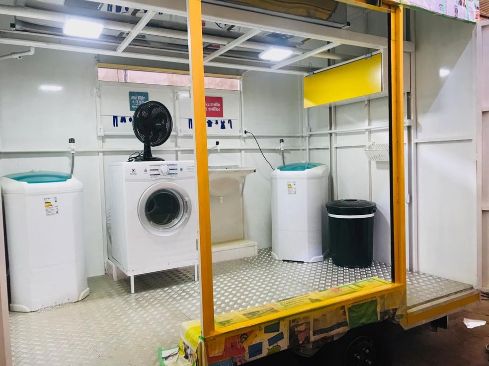 'Lavanderia do Bem' oferece lavagem e secagem gratuita de roupas — Foto: Divulgação