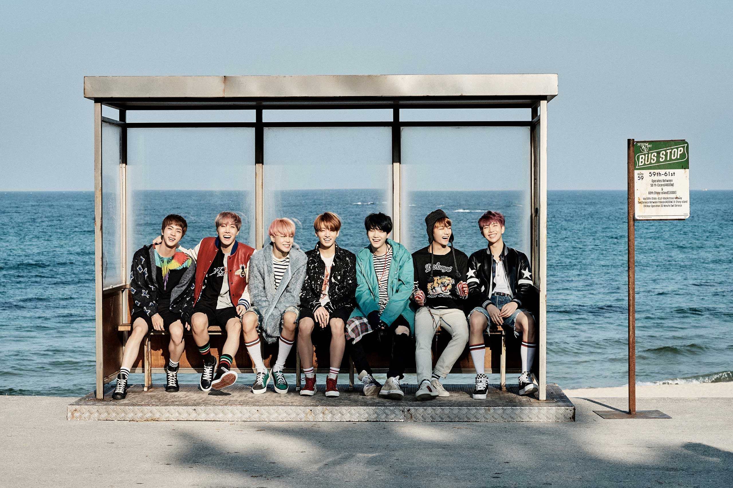 BTS em praia de Jumunjin (Foto: HYBE)