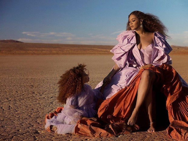 Beyoncé Divide A Cena Com Blue Em Clipe De Spirit Da Trilha De O Rei Leão Vídeo Quem 