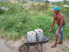 Aposentado na Paraíba apela a água imprópria quando o dinheiro acaba
