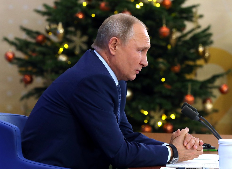 Vladimir Putin durante entrevista coletiva de fim de ano, em 17 de dezembro de 2020 — Foto: Sputnik/Mikhail Klimentyev/Via Reuters