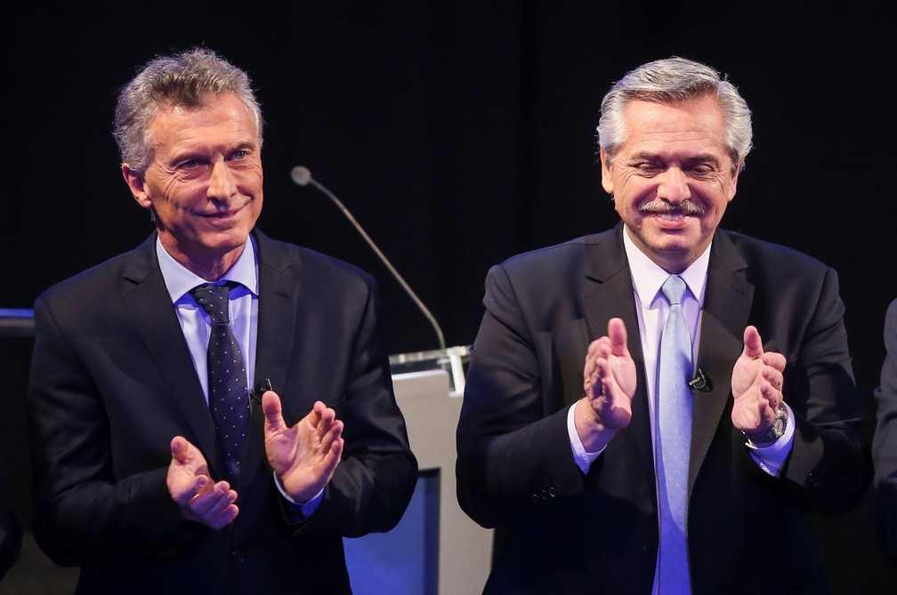 Mauricio Macri e Alberto Fernández em debate durante a campanha — Foto: Reuters