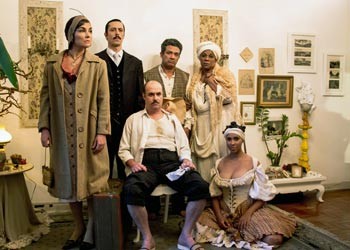 O elenco de "A Casa de Cômodos" (Foto: Luca Machado)