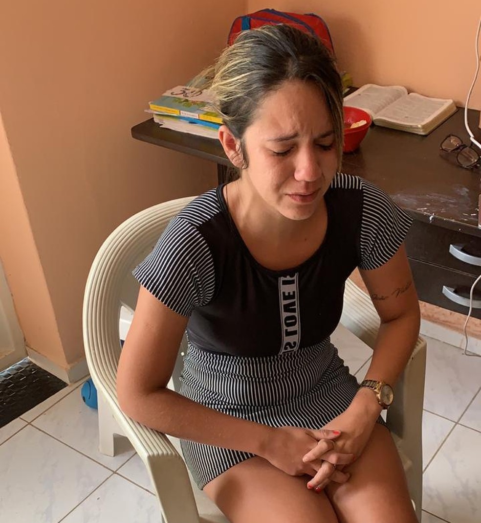 Abalada, a sobrevivente lamentou a perda dos amigos — Foto: Edson Freitas/TV Verdes Mares