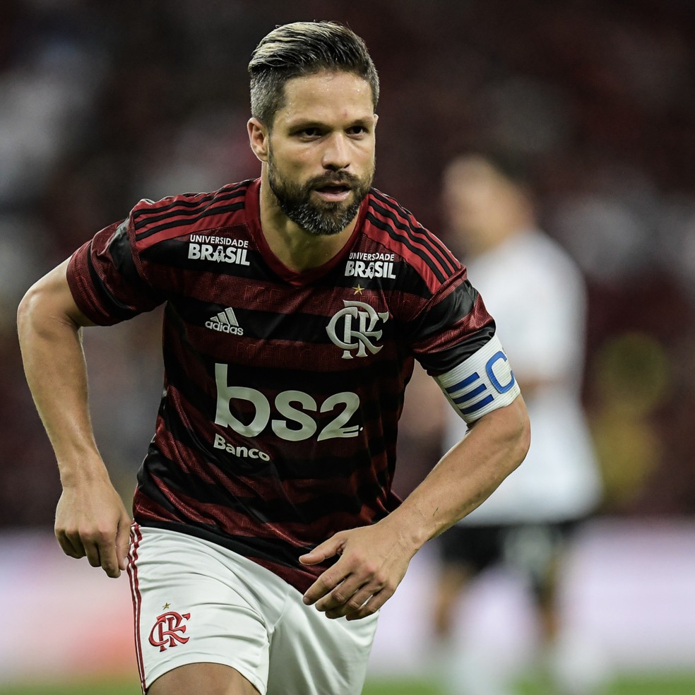 Diego em a&ccedil;&atilde;o na vit&oacute;ria do Flamengo sobre o Corinthians &mdash; Foto: Jorge R Jorge/BP Filmes