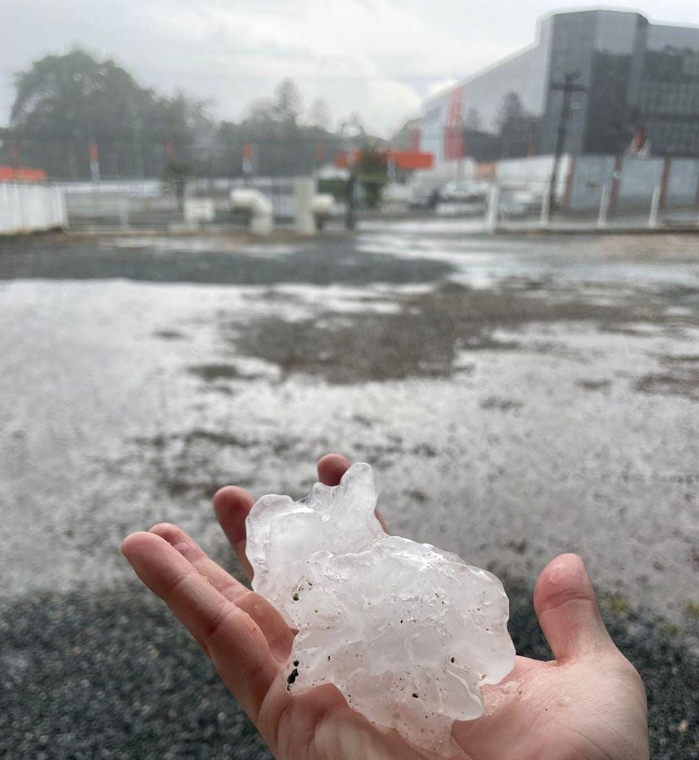 Queda de granizo em Joinville — Foto: Junior Garcia/Arquivo Pessoal