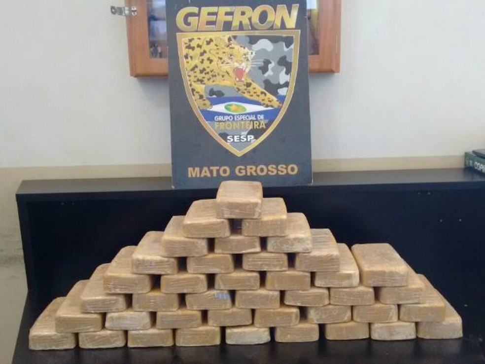 Tabletes apreendidos pelo Gefron em Porto Espiridião (MT), fronteira com a Bolívia — Foto: Assessoria Gefron MT