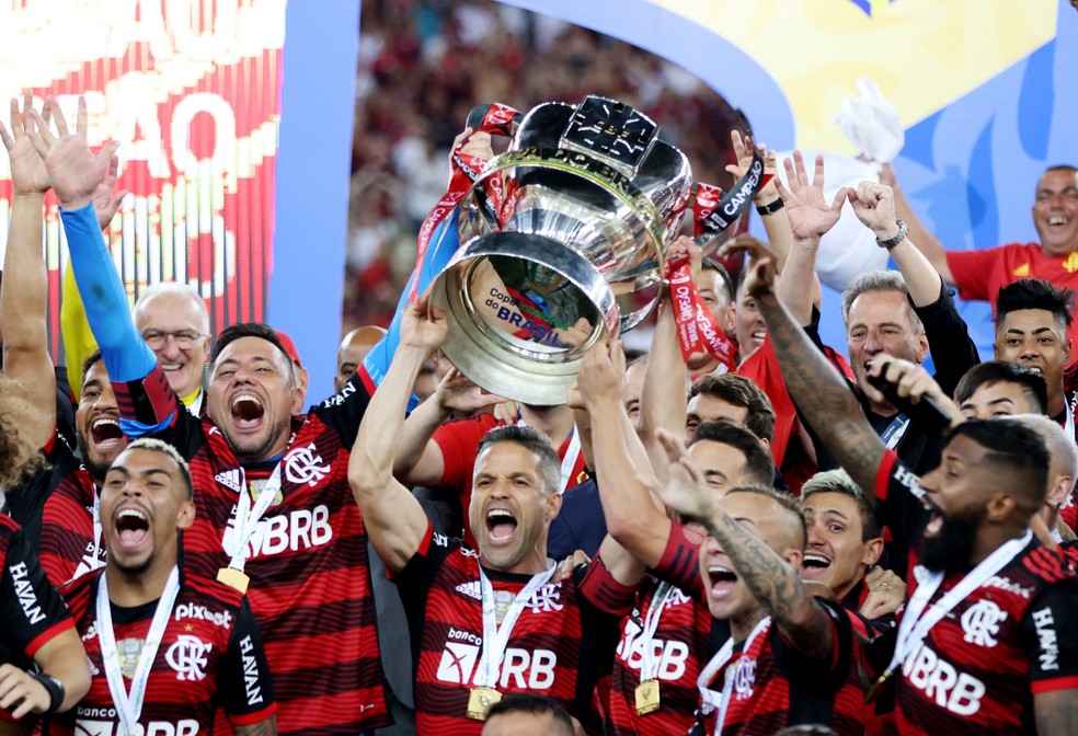Flamengo recebe novo aceno da Europa e pode lucrar com venda de Wesley,  destaque em 2023