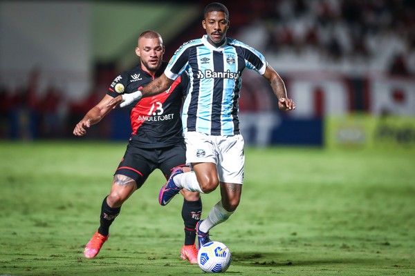 Dê nota aos jogadores de Atlético-GO x Grêmio hoje