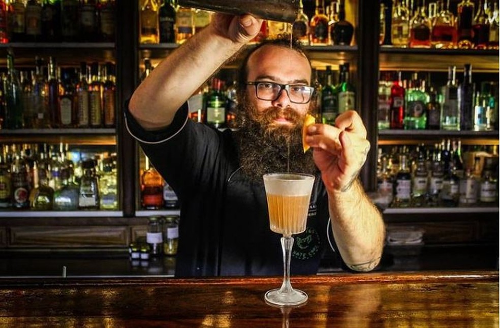 Rafael Pires Domingues tinha 33 anos e era bartender em São Paulo — Foto: Reprodução/Arquivo pessoal/Instagram