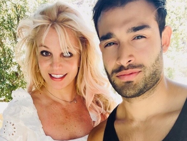 Britney Spears pretende se casar com o noivo, Sam Asghari, mas depende do fim da tutela para tomar a decisão sozinha (Foto: Reprodução / Instagram)
