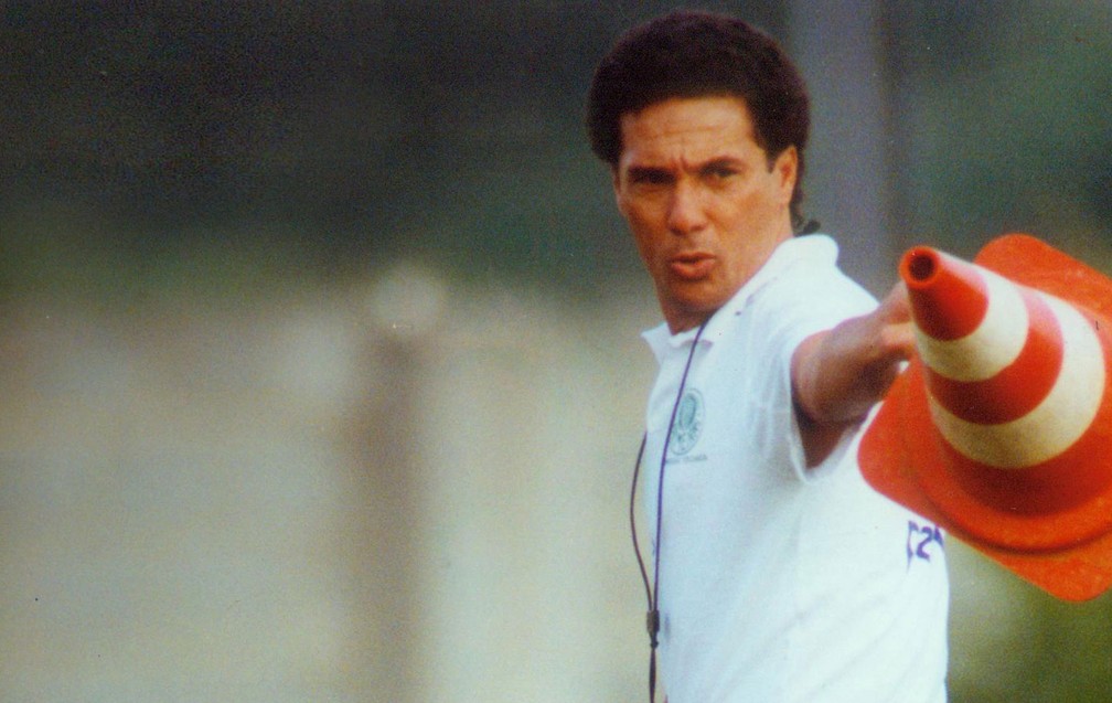 Vanderlei Luxemburgo no comando do Palmeiras em 1993 — Foto: Agência Estado