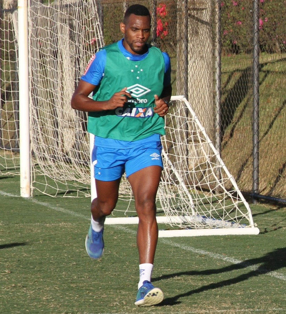 Digão vai a campo, Robinho é liberado, e Thiago Neves faz trabalho interno