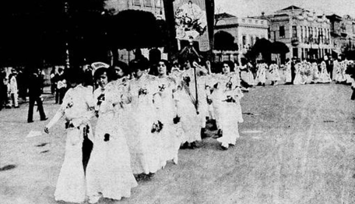 Integrantes do Partido Republicano Feminino fazem passeata no Rio, entre 1910 e 1920 (Foto: Hemeroteca Digital Brasileira/Biblioteca Nacional)