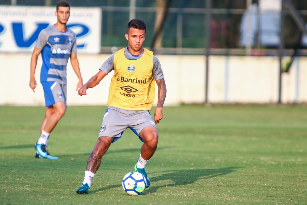 Volante Matheus Henrique já integra o grupo principal do Grêmio (Foto: Lucas Uebel / Grêmio F.B.P.A.)