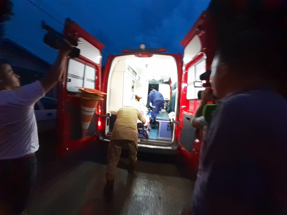Morador foi levado para o hospital — Foto: Divulgação