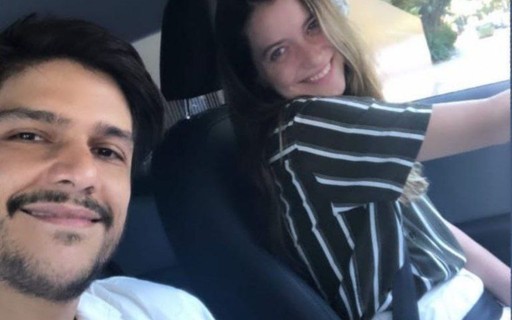 Nathalia Dill e Pedro Curvello fazem primeira viagem sem a filha