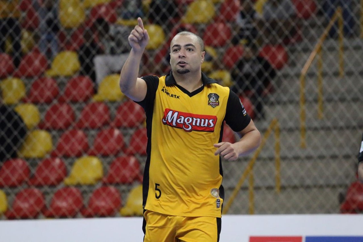 Eder Lima comemora vantagem, mas alerta para jogo perigoso nas oitavas