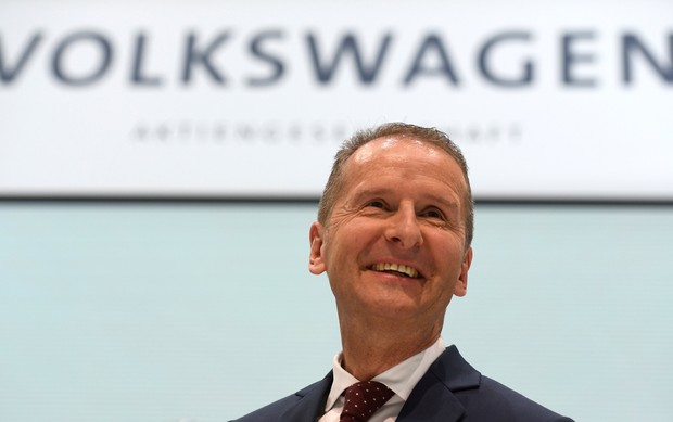 Herbert Diess, na primeira entrevista coletiva como presidente do grupo Volkswagen (Foto: Fabian Bimmer/Reuters)