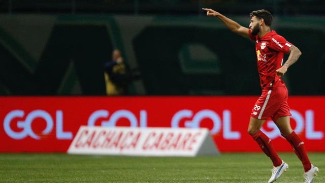 Juninho Capixaba foi o destaque do Bragantino na partida