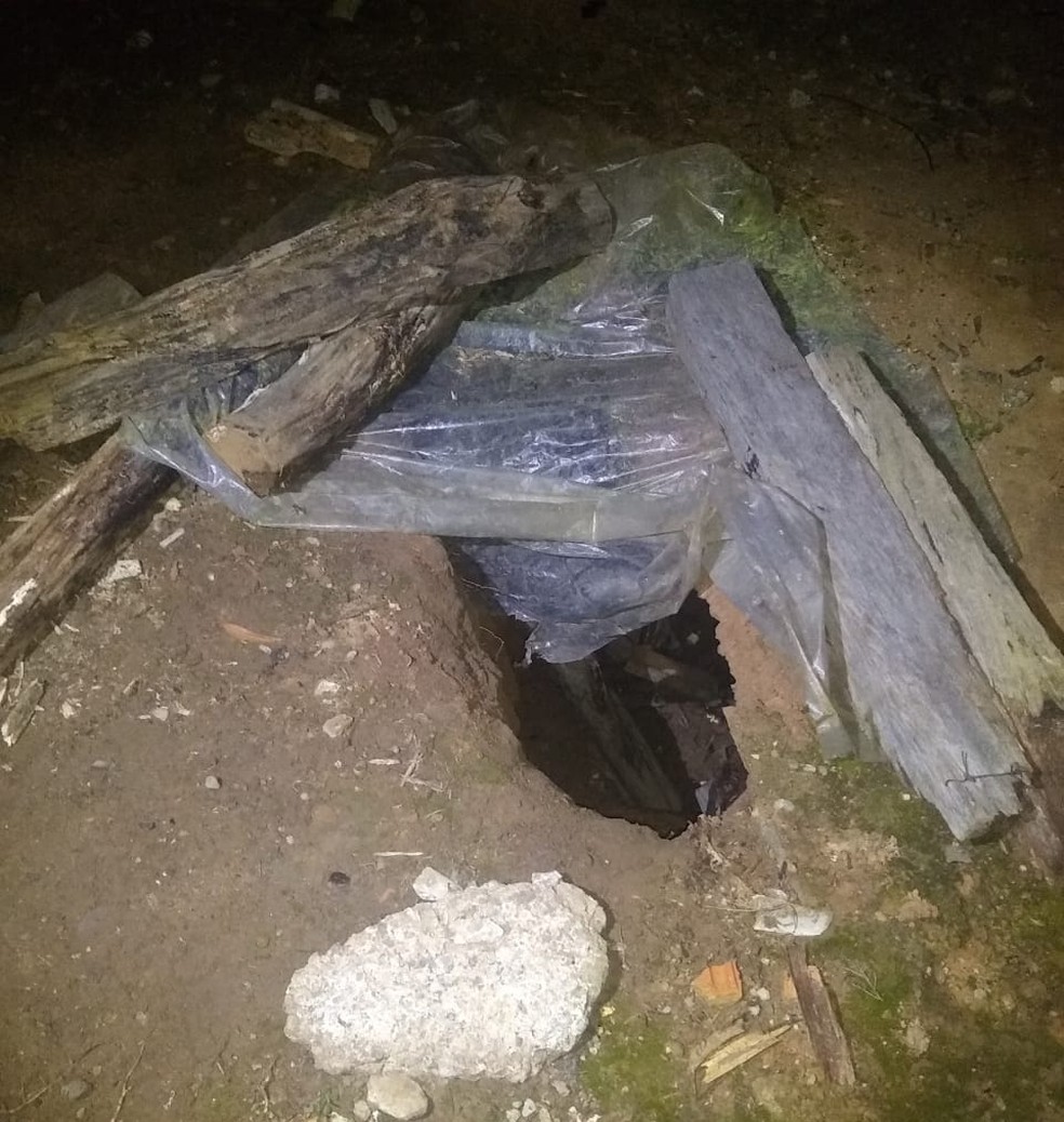 Menina foi encontrada morta dentro de uma fossa na zona rural de Piedade — Foto: Bom Dia Piedade/Divulgação