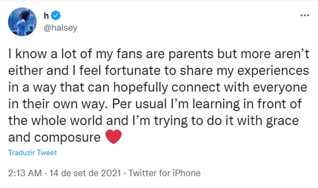 Amamentando, Halsey rebate seguidores que reclamaram de ausência dela no MET Gala 2021 (Foto: Reprodução/Twitter)