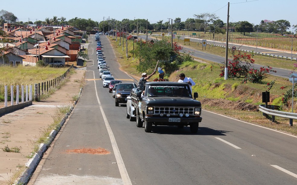 Procissão motorizada reuniu cerca de 200 veículos (Foto: Pascom/Santuário de Santo Expedito/Divulgação)
