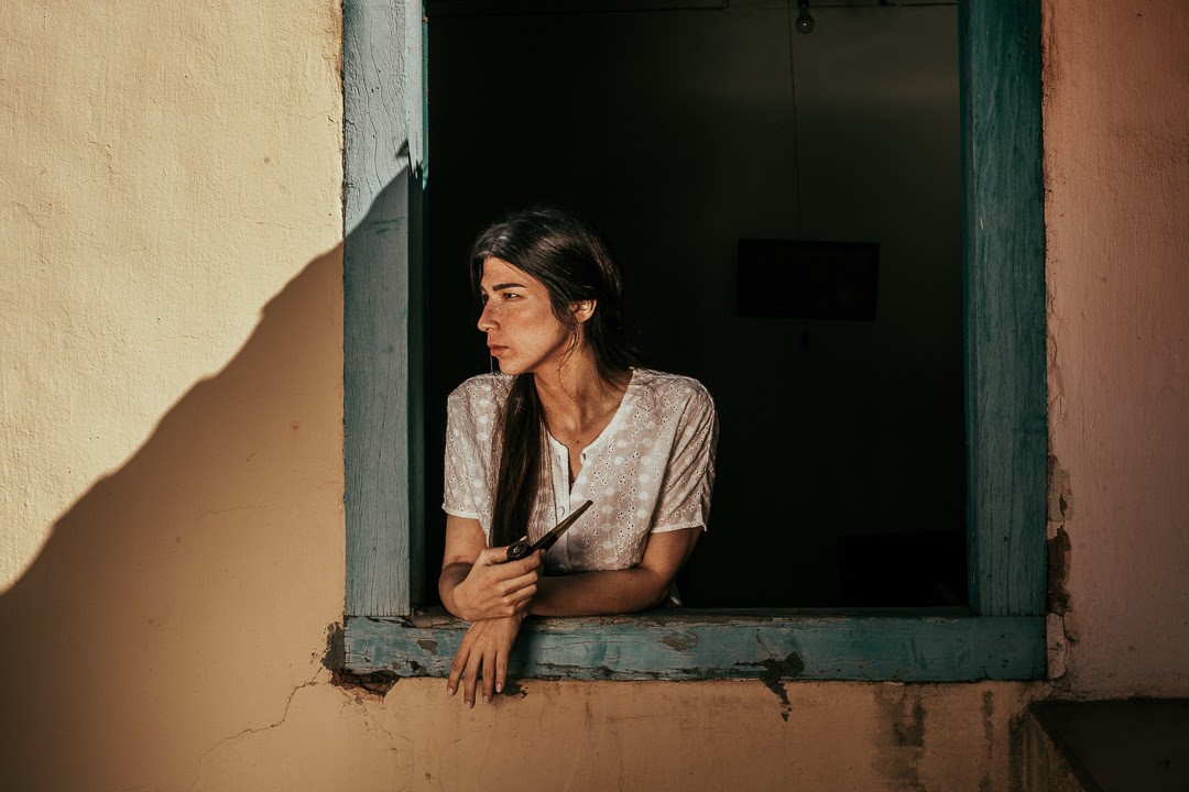 Estela Manfrinato celebra a vida no interior com o single 'Mazzaropi'