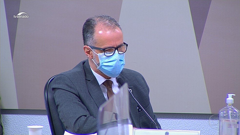 O presidente da Anvisa, Antonio Barra Torres, durante depoimento na CPI da Covid, em maio — Foto: Reprodução/TV Globo