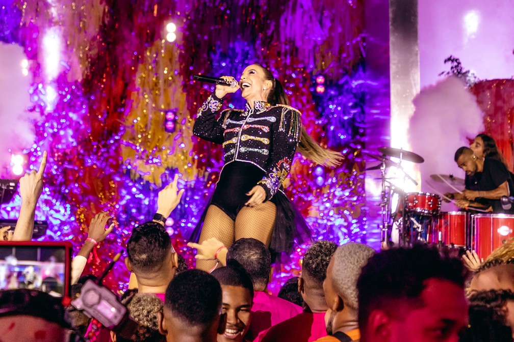 Ivete Sangalo canta músicas como 'Batucada' na gravação do disco ao vivo 'Chega mais' na Casa Pia, em Salvador (BA) — Foto: Rafa Mattei / Divulgação