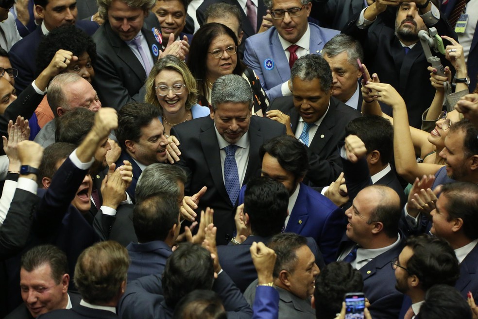 Com ampla gama de apoio o deputado Arthur Lira é reeleito presidente da Câmara dos Deputados, na cidade de Brasília, DF, nesta quarta-feira, 01. — Foto: FáTIMA MEIRA/FUTURA PRESS/FUTURA PRESS/ESTADÃO CONTEÚDO