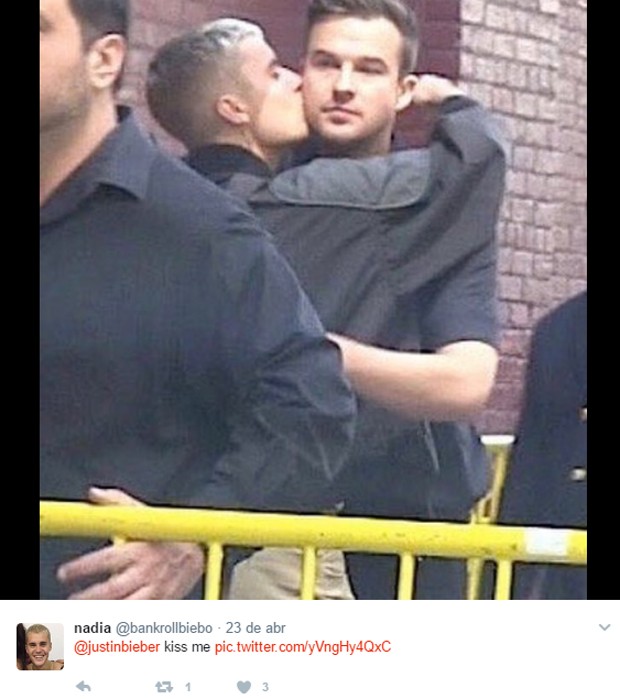 Beijo de Justin Bieber no pastor Rich Wilkerson deixa fãs eufóricos (Foto: Reprodução)