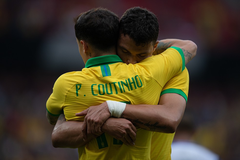 Thiago Silva e Coutinho: 50% dos titulares da estreia da Copa-2018 e da Copa América-2019 — Foto: Pedro Martins / MoWA Press