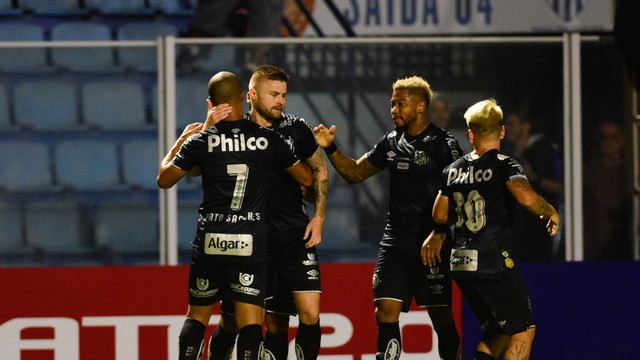 Sánchez, Sasha, Marinho e Soteldo comemoram gol do Santos